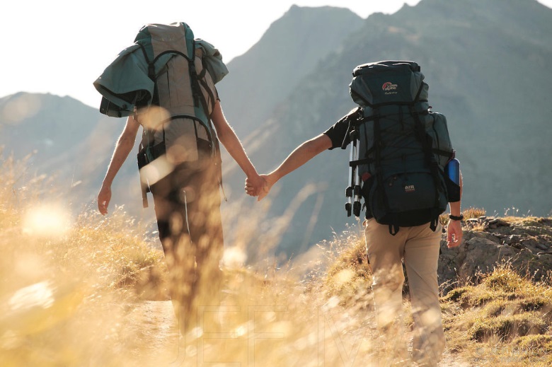 Tips for Backpacking Honeymooners